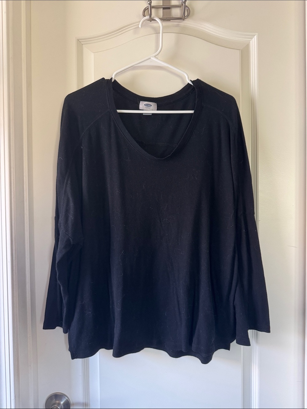 Old Navy Black Scoop Neck Long Sleeve Top - Relaxed Fit / M37